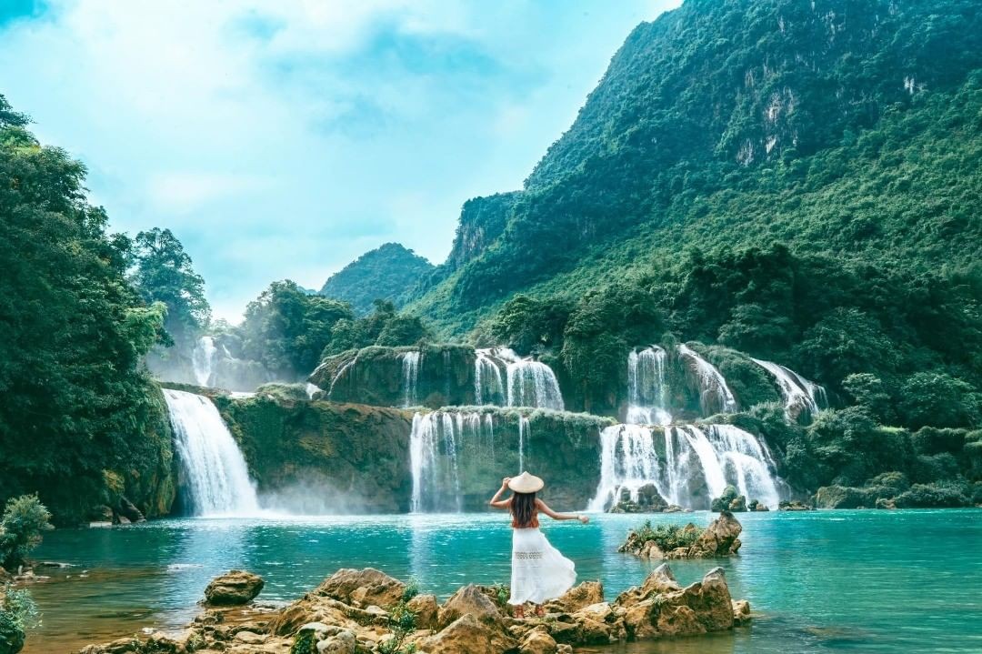 BAN GIOC WATERFALL TOUR 2D1N FROM HANOI