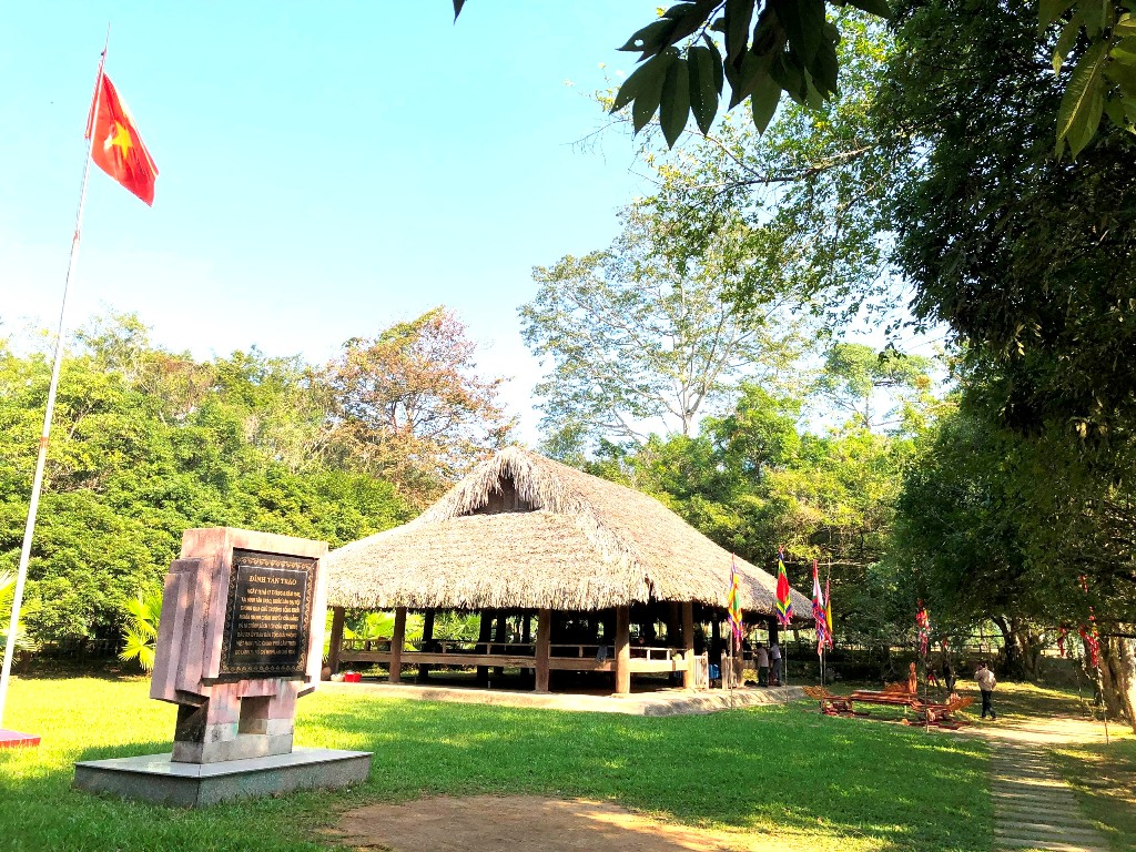 Tan Trao Communal House