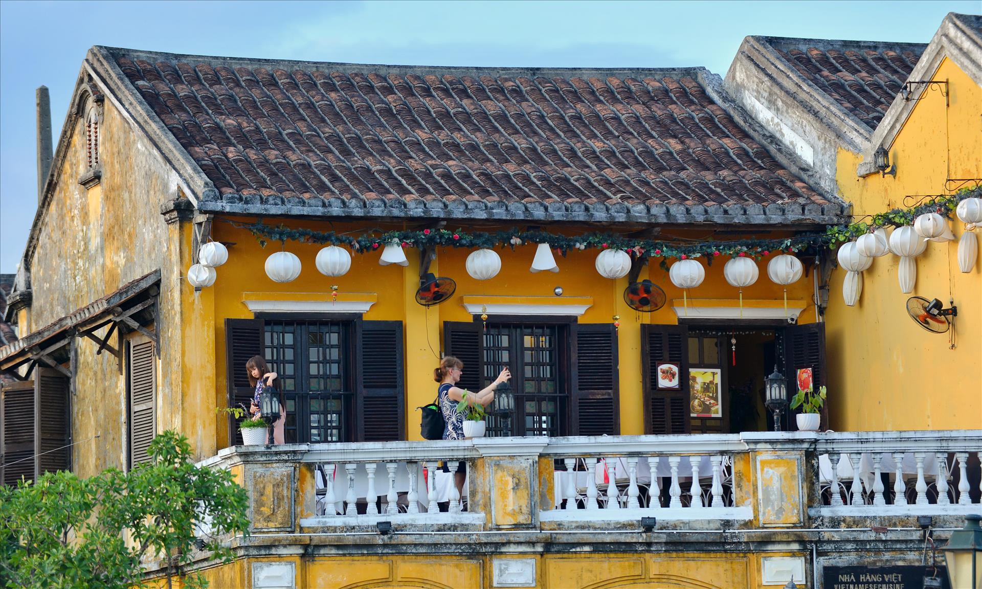 Hoi An old town, ancient style – oriented architect